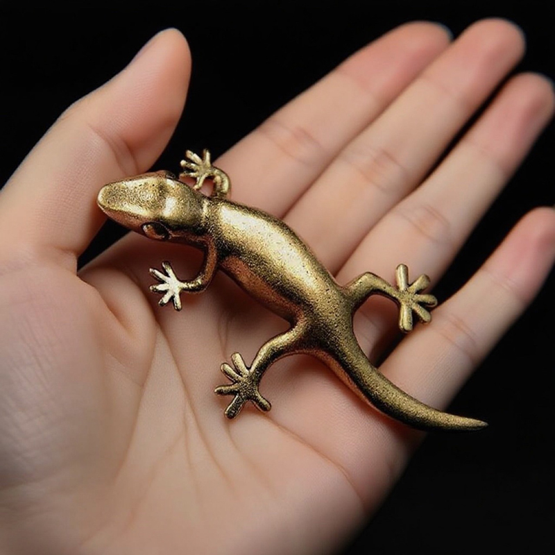 Home Or Office Use - Handmade Bronze Retro Gecko Lizard Chameleon